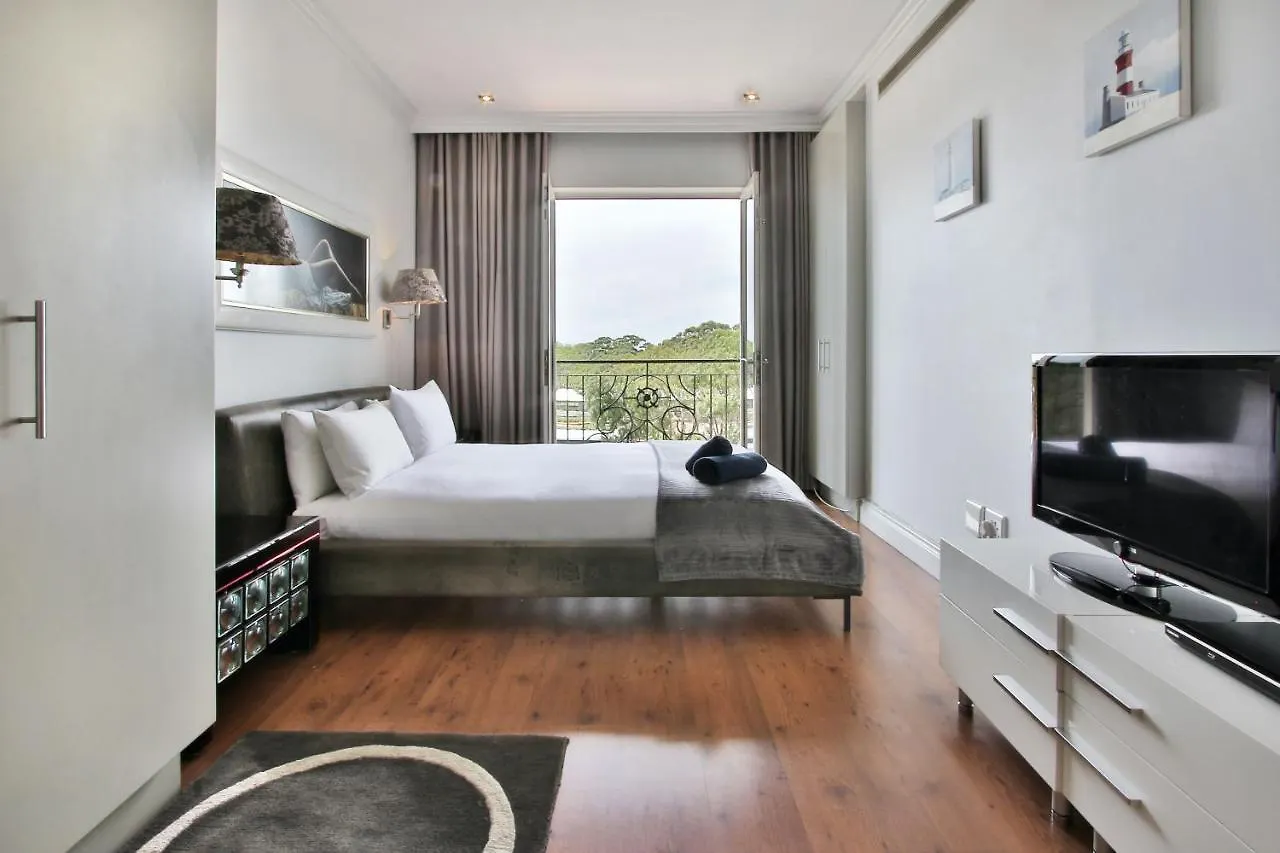 Cape Royale 2 Bedroom Luxury Apartment With Views Cape Town